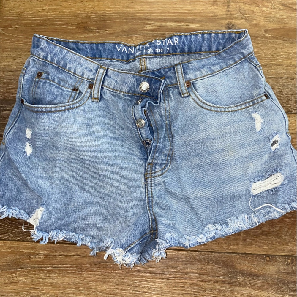 Vanilla Star Women’s Medium Wash Jean Shorts